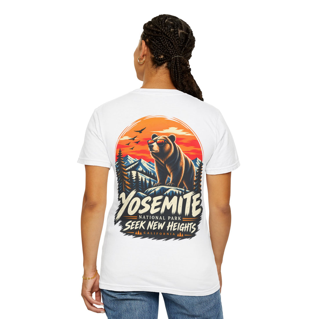 Yosemite National Park Black Bear – Seek New Heights T-Shirt