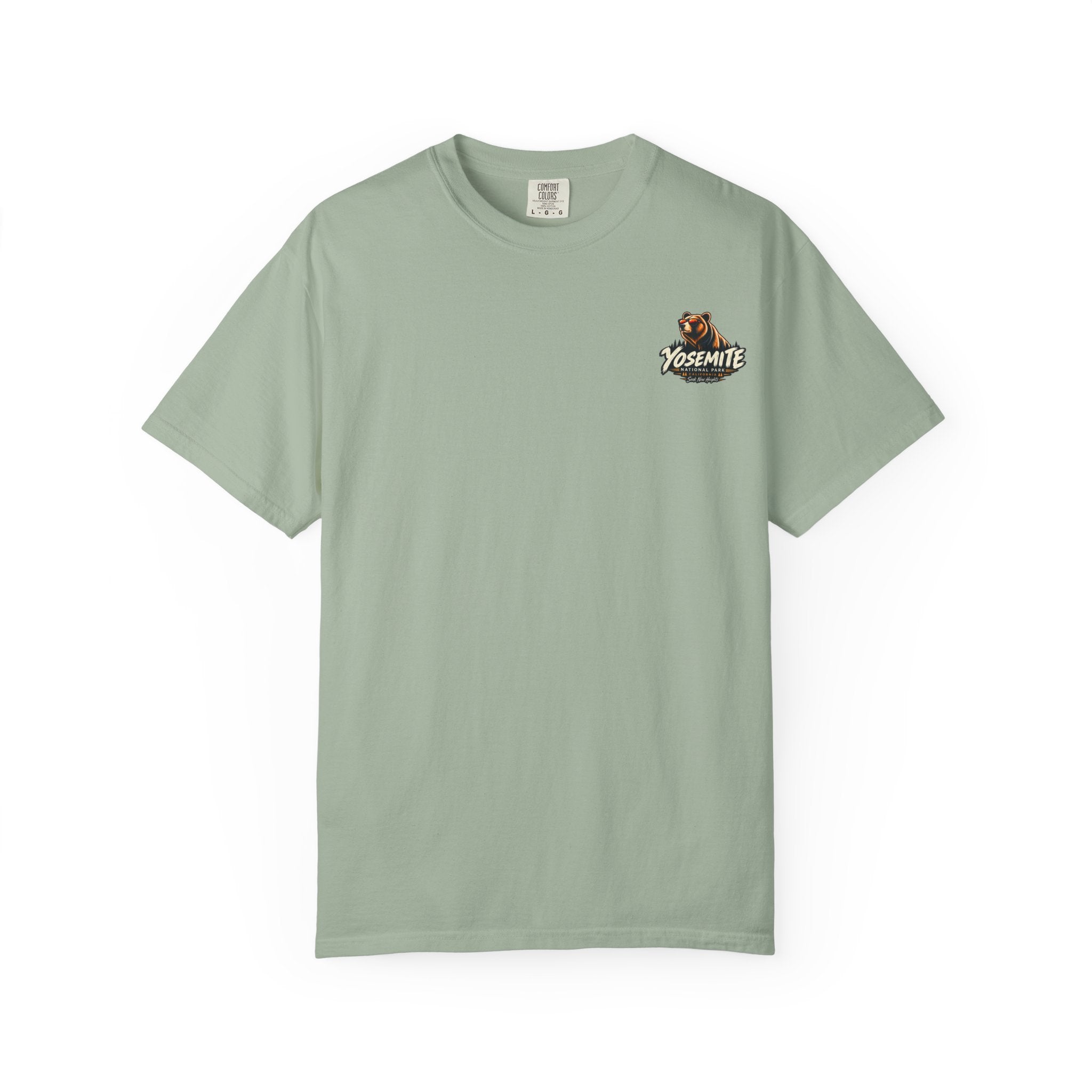 Yosemite National Park Black Bear – Seek New Heights T-Shirt