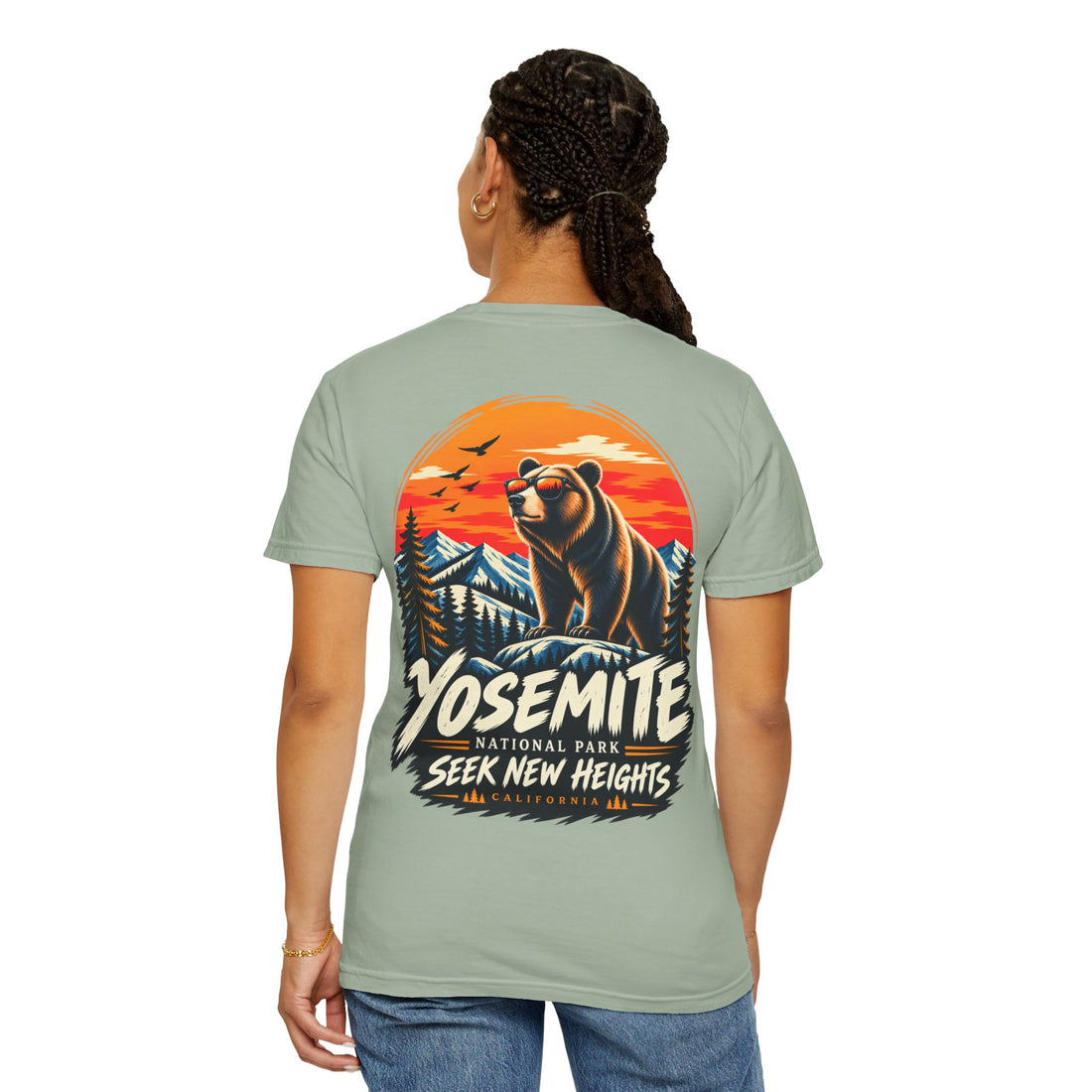 Yosemite National Park Black Bear – Seek New Heights T-Shirt