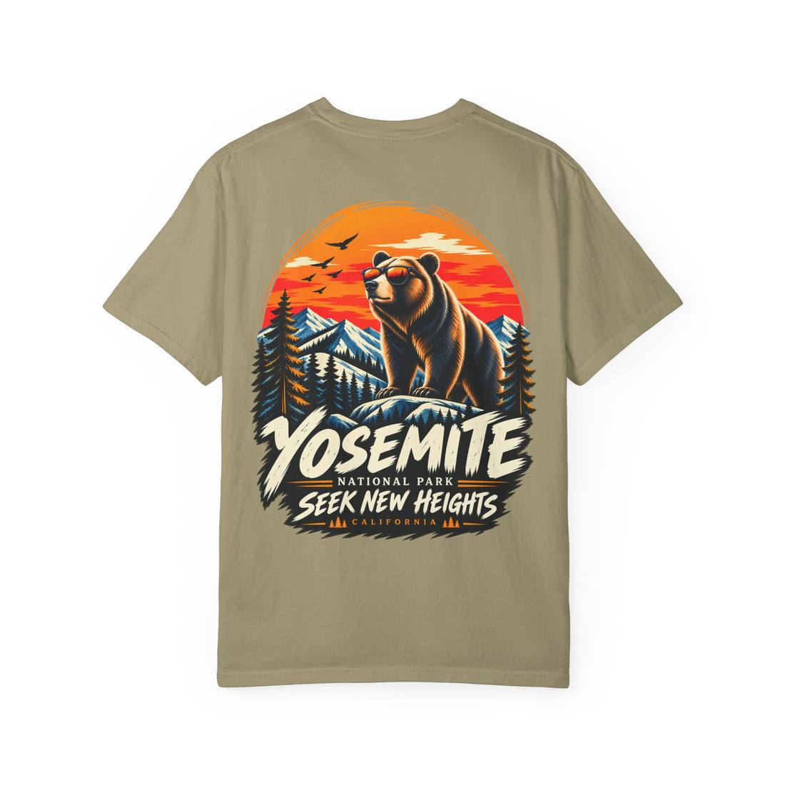 Yosemite National Park Black Bear – Seek New Heights T-Shirt