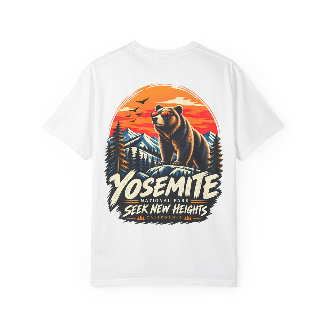 Yosemite National Park Black Bear – Seek New Heights T-Shirt
