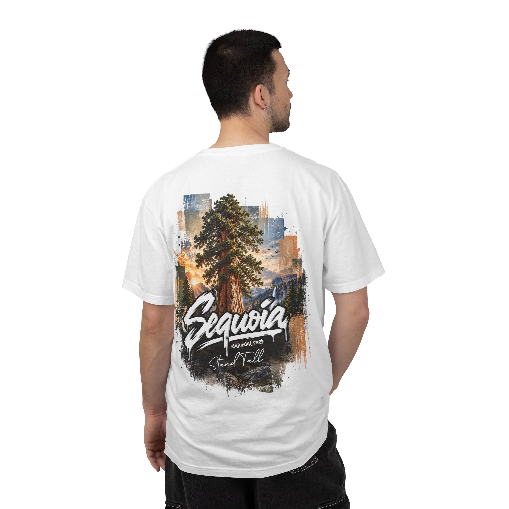 Sequoia National Park – Giant Sequoia Stand Tall Graphic T-Shirt