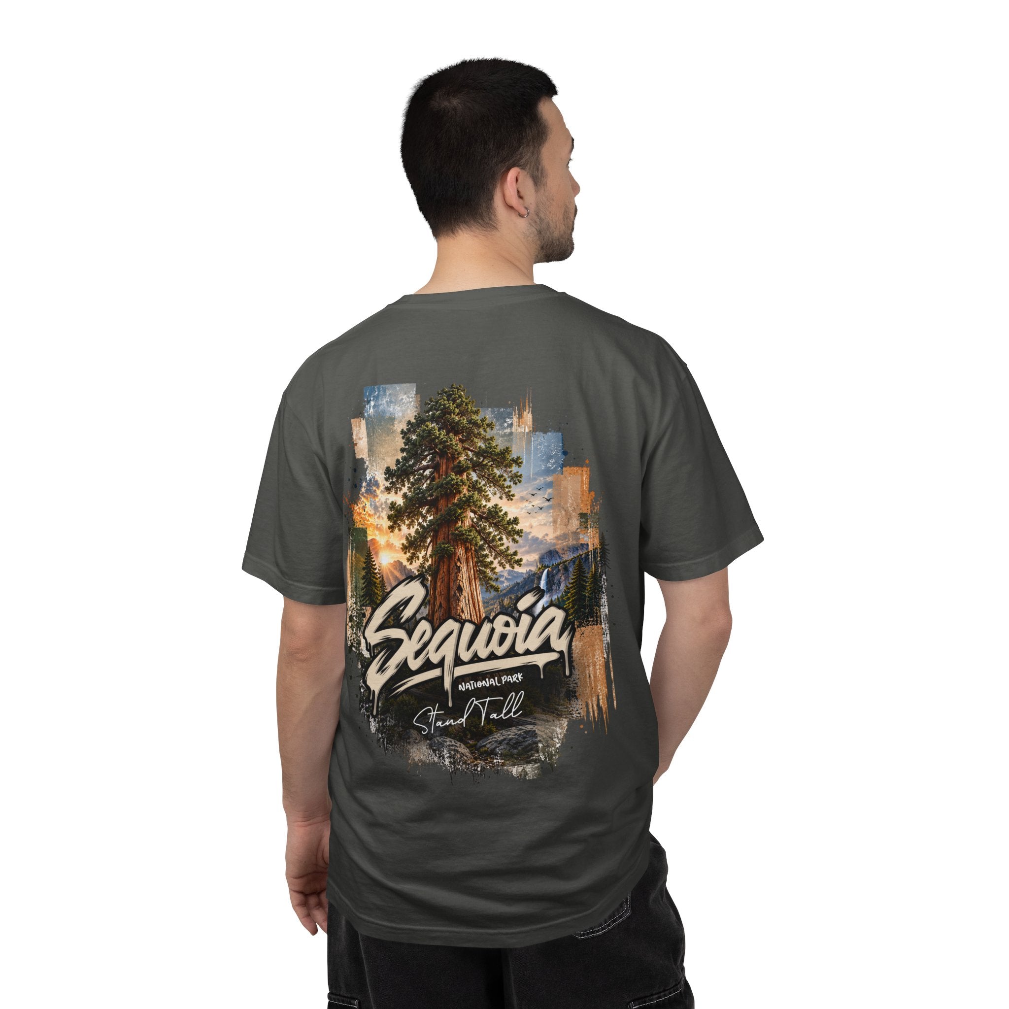 Sequoia National Park – Giant Sequoia Stand Tall Graphic T-Shirt