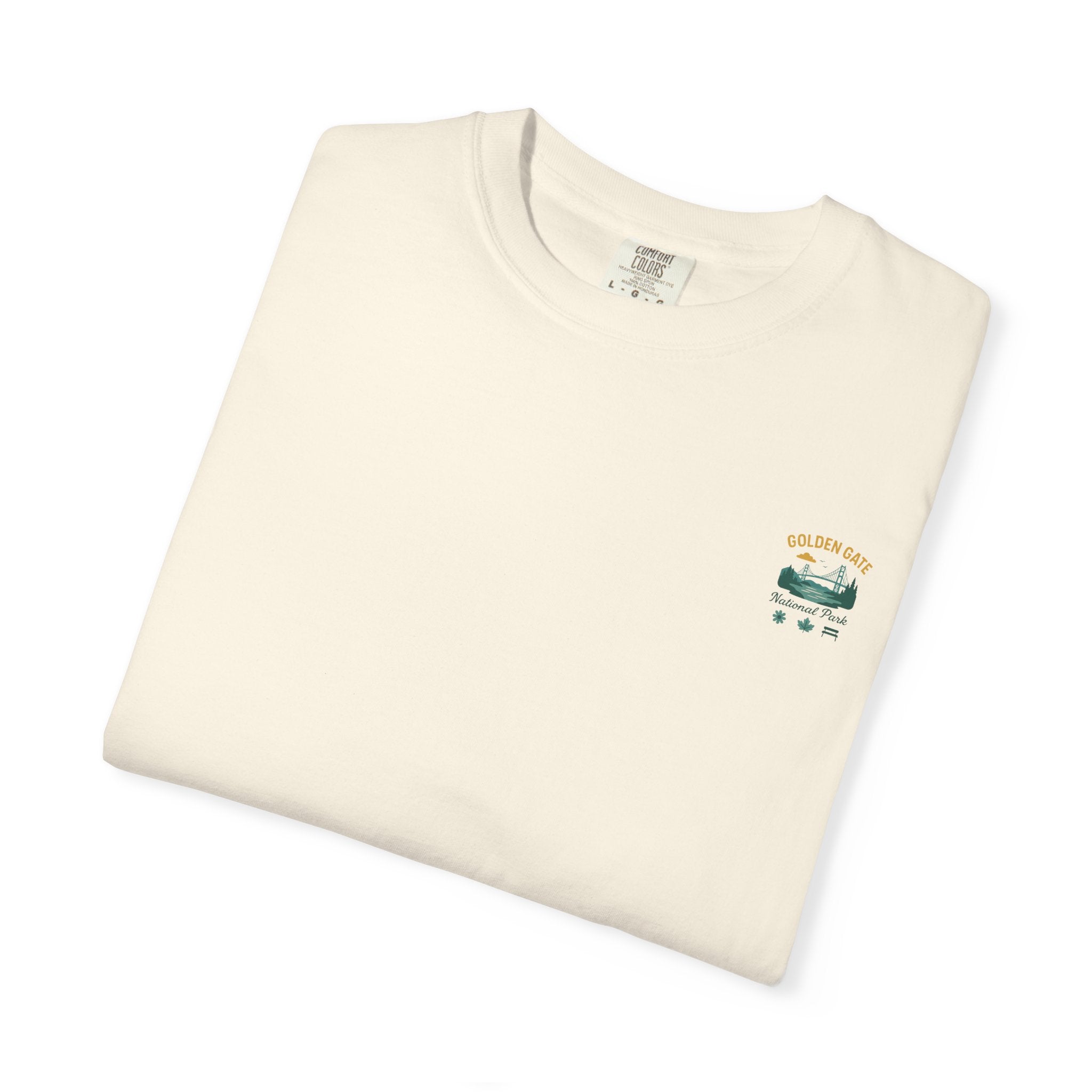 Golden Gate National Park Poster T-shirt | Vintage Sunset Bridge Design