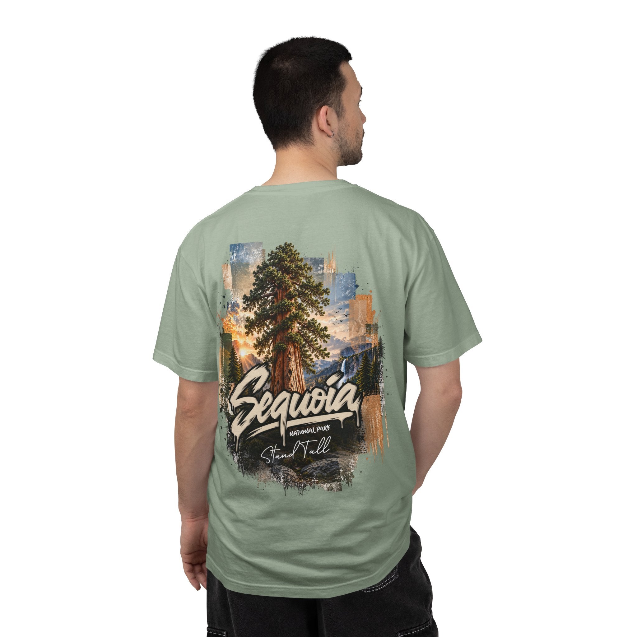 Sequoia National Park – Giant Sequoia Stand Tall Graphic T-Shirt