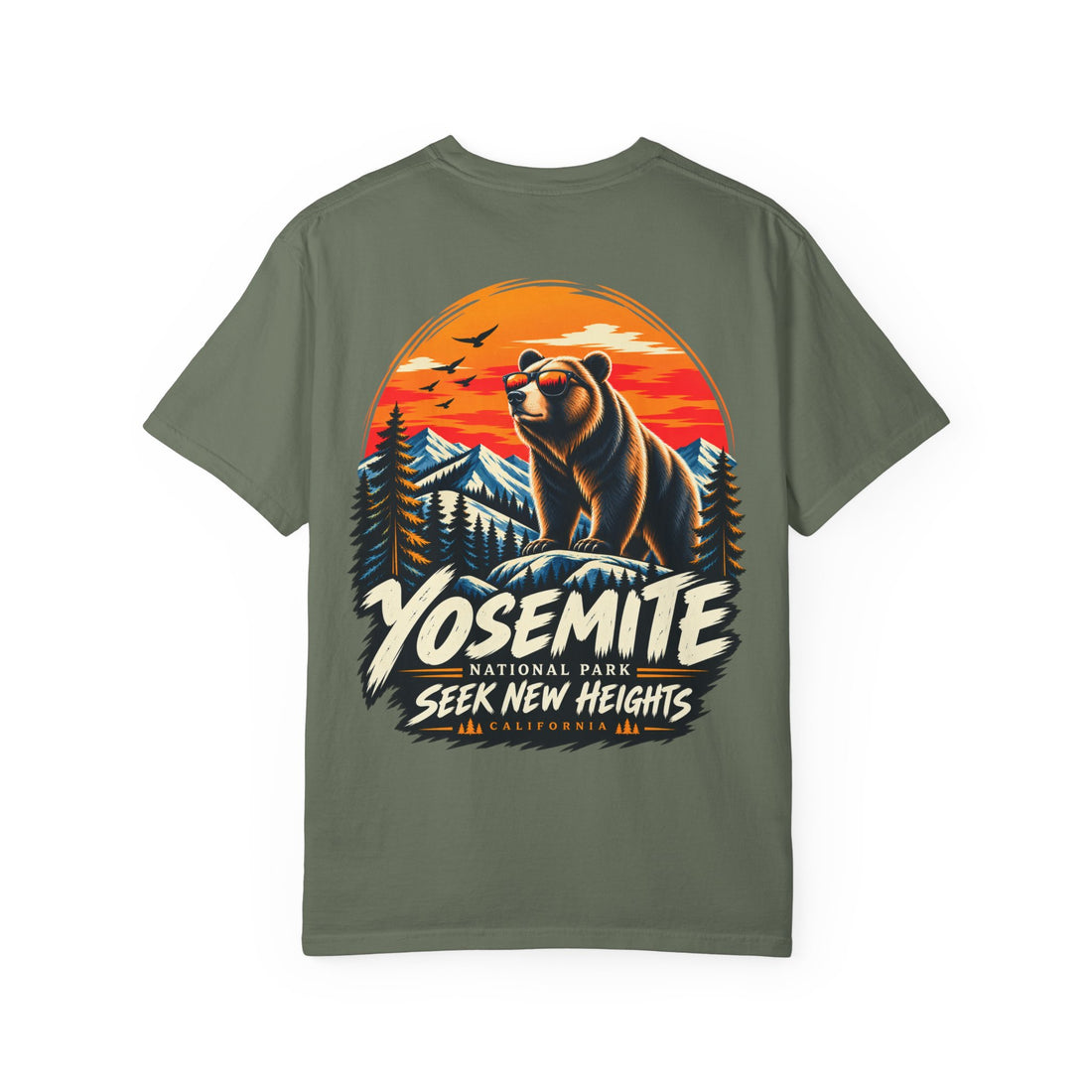 Yosemite National Park Black Bear – Seek New Heights T-Shirt