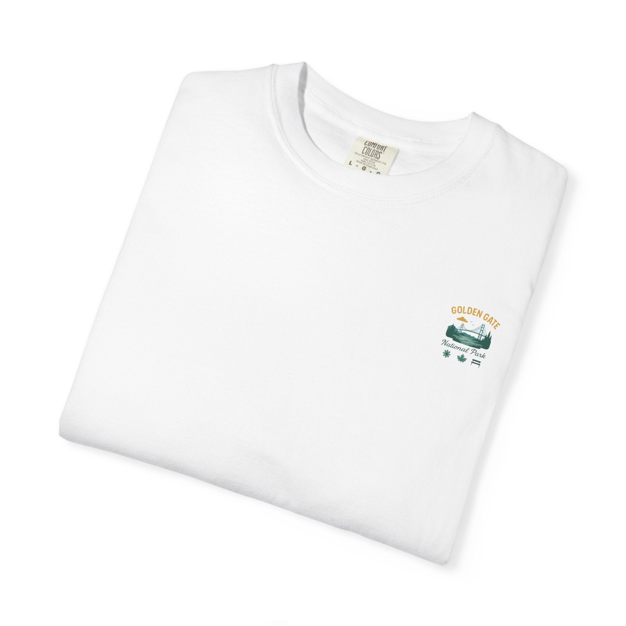 Golden Gate National Park Poster T-shirt | Vintage Sunset Bridge Design