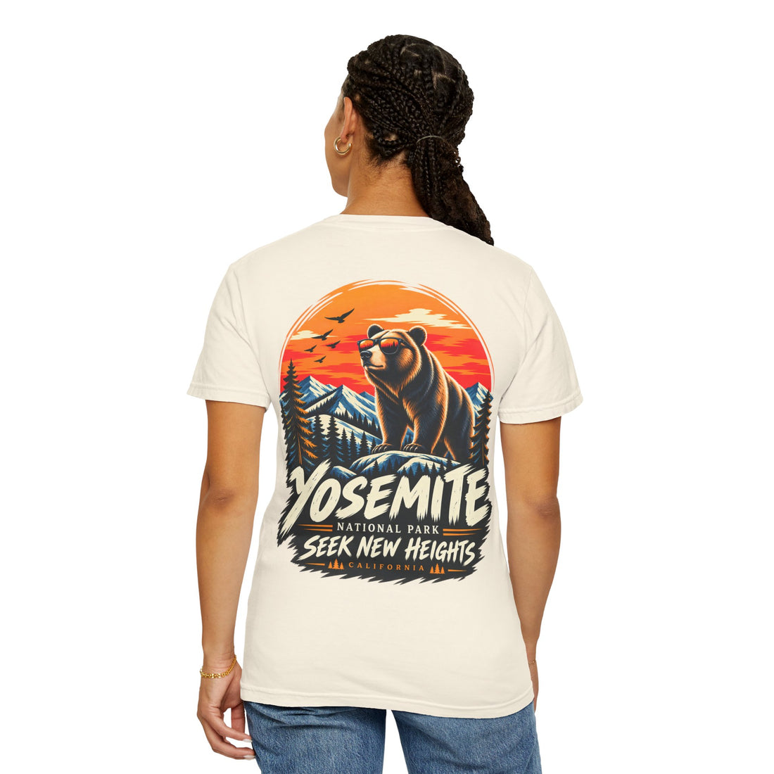 Yosemite National Park Black Bear – Seek New Heights T-Shirt