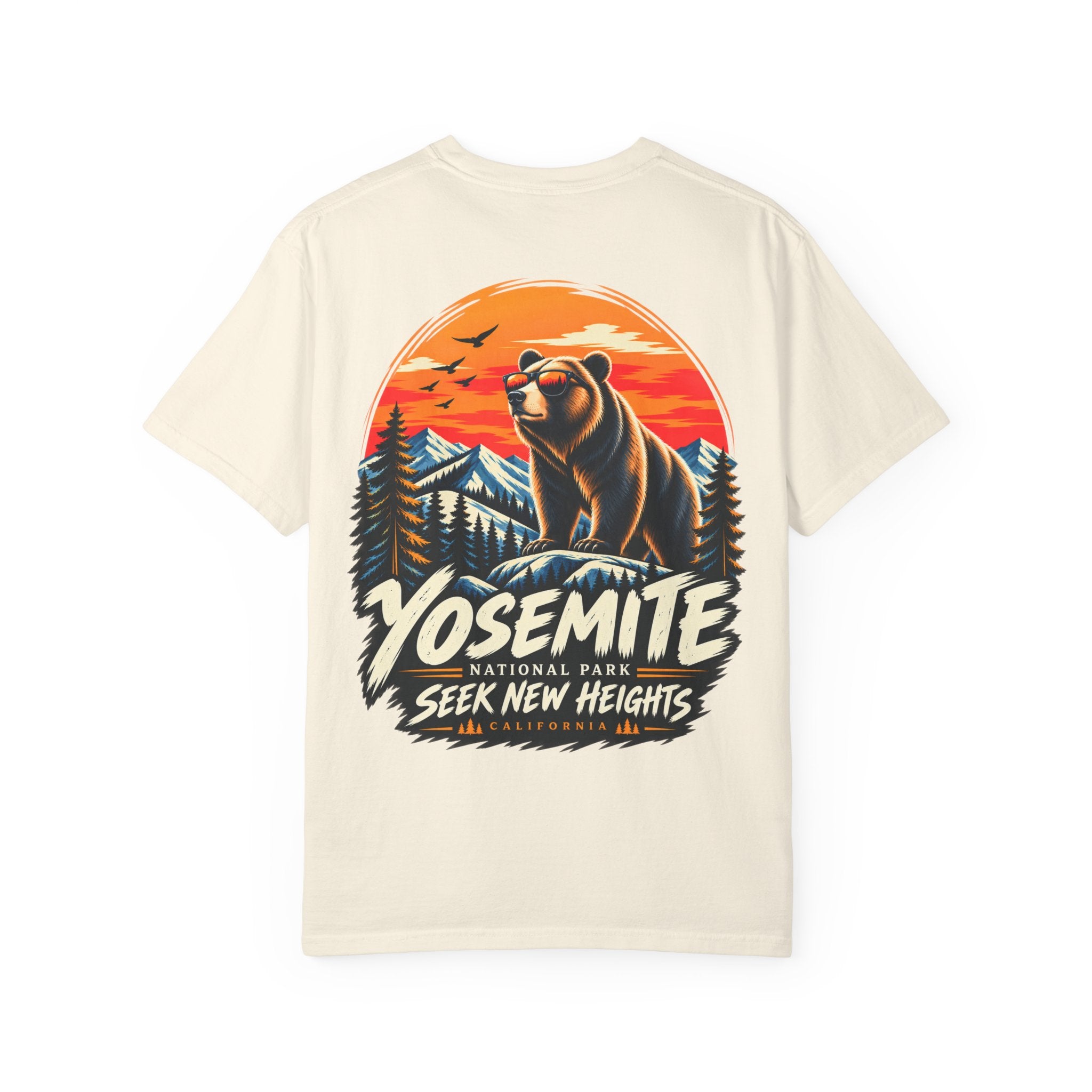 Yosemite National Park Black Bear – Seek New Heights T-Shirt